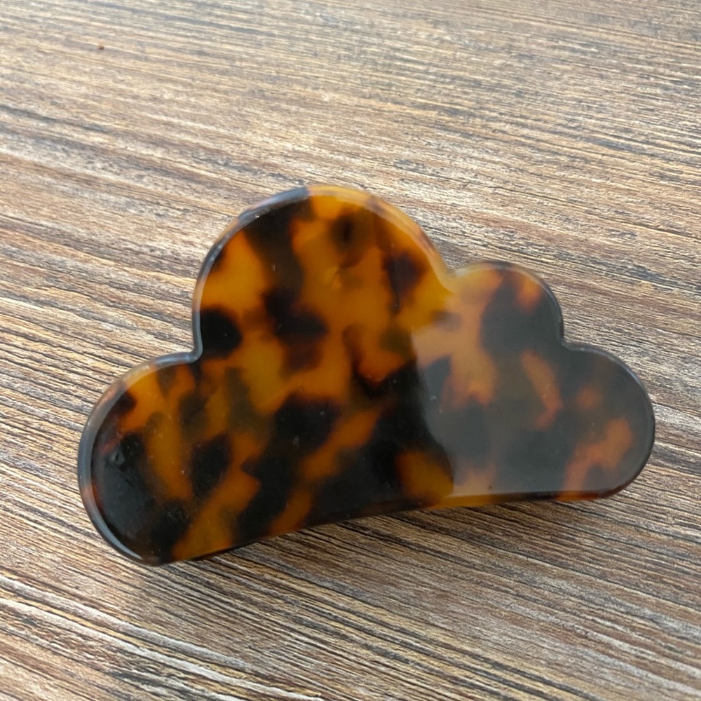 Hair clip in cool brown pattern